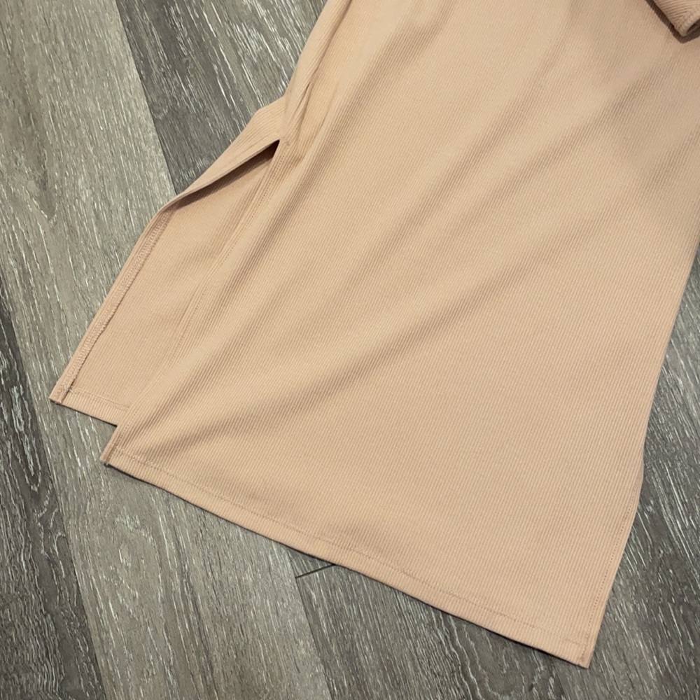 Forever21 Ribbed MIDI Dress in Nude - Picture 4 of 4